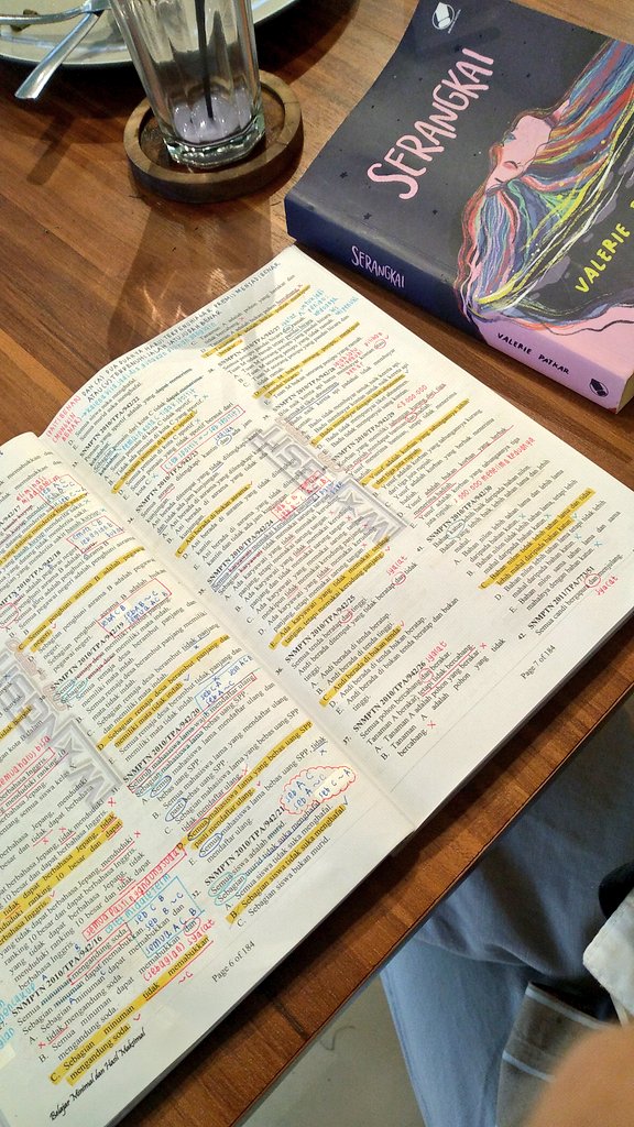 academyarsha's tweet image. #studybuddy too tired to be productive, too guilty to have fun 🐈💤