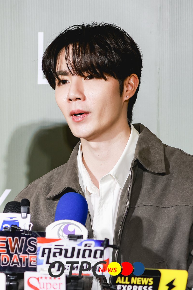 otpc_story's tweet image. "ซี พฤกษ์" ช่วงสัมภาษณ์สื่อ ในงาน "Better Together With LYN" เปิดตัวแคมเปญ "The Perfect Match" ที่สนับสนุนให้ทุกคนแสดงตัวตนเอกลักษณ์ในแบบฉบับของตัวเอง
#ZeePruk
#ZeeNuNew #ซีนุนิว
#LYNXZeeNuNew
#LYNaccs