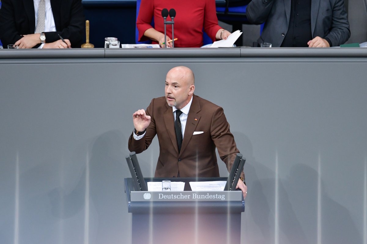 "Der Terror der Hamas richtet sich eben nicht nur gegen Israel, sondern gerade in diesen Tagen gegen die eigene Bevölkerung", betont <a href="/Hoffmann_MdB/">Alexander Hoffmann</a>. "Es gibt Berichte über Hinrichtungen und Terror, aber keine Segelboote machen sich zur Rettung auf den Weg. Und die Linken Stimmen