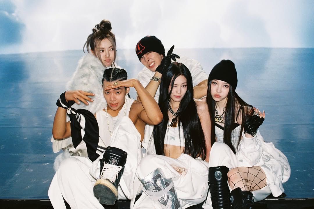 aboutadp's tweet image. DAYONES, if you see this tweet RT and drop the tags for ALLDAY PROJECT
1 repost = 1 vote
1 reply = 1 vote
I vote for #ALLDAYPROJECT on #2025MAMAVOTE