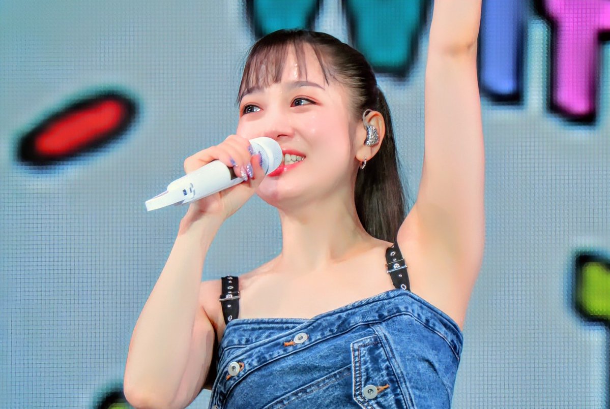 あと2ヶ月になったよ❤︎
ななみさんのおかげでたくさんの人と出会えました！感謝しかないです😭♡
そしてそこで出会ったさりなちんとライブ二日間参戦します！
横浜中華街にも行くぞ！
ホテルも同じところー！しかも地元も同じ！
二日間会える方会いましょう！
#西野カナ #_ChristmasMagic