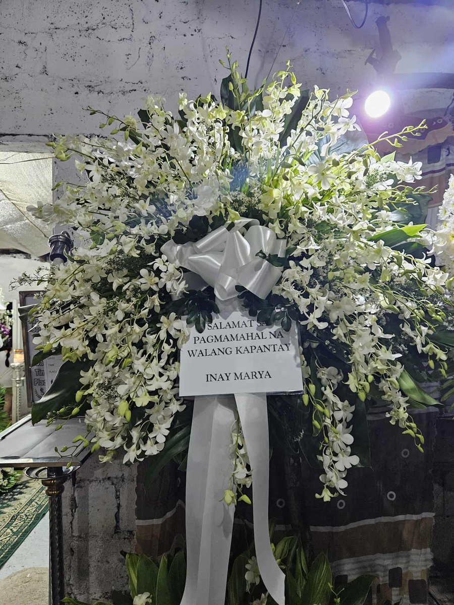 A final gesture of love from Inay Maricel Soriano for Kuya Ed (Tampipi ni Marya), her cherished fan. 🤍

She sent flowers and pizza — a tender farewell to someone who held her close in his heart.

“Salamat sa pagmamahal na walang kapantay.” 💐

#MaricelSoriano #ForeverFriends