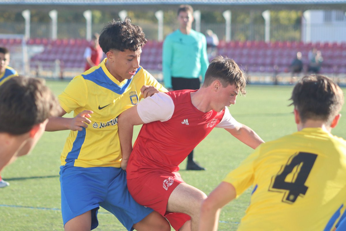 Amistoso entre Federación Riojana de Fútbol y Calasancio UDL C. Este #findesemana comienza la #competición en #categoria #Cadete, en la que competimos con tres #equipos 
Fotografía: <a href="/fedriojafutbol/">Federación Riojana de Fútbol</a> 
#vamoscala
#somoscalasancio
#larioja
#futbol 
<a href="/Escolapiosemaus/">Escolapios - Emaús</a> 
<a href="/UDLogrones/">UD Logroñés</a>