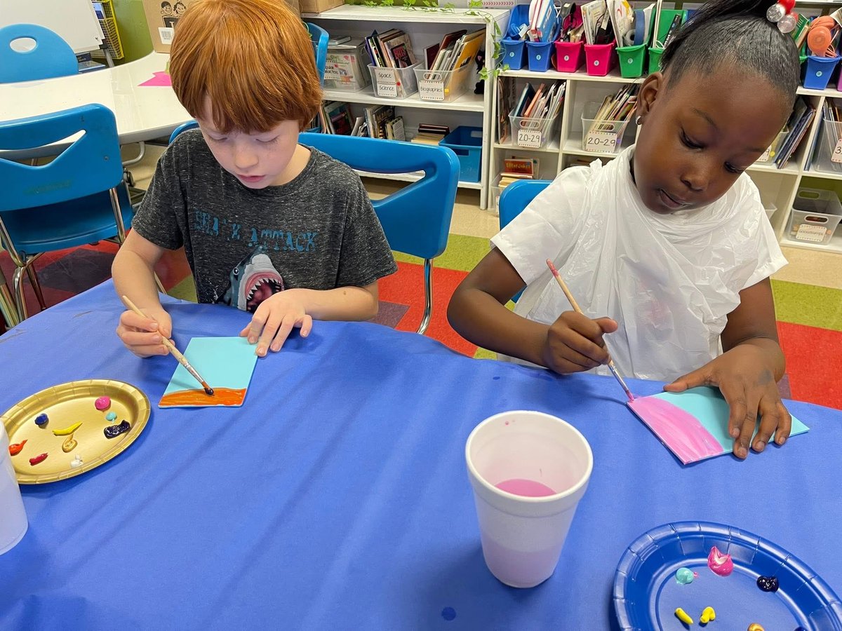 Our 3rd graders had an amazing time with Kentuck Artists in the Schools featuring artist Justin Thomas Atkin! They explored creativity, learned new art techniques, and expressed themselves in the most colorful ways. We love seeing their imagination come to life!