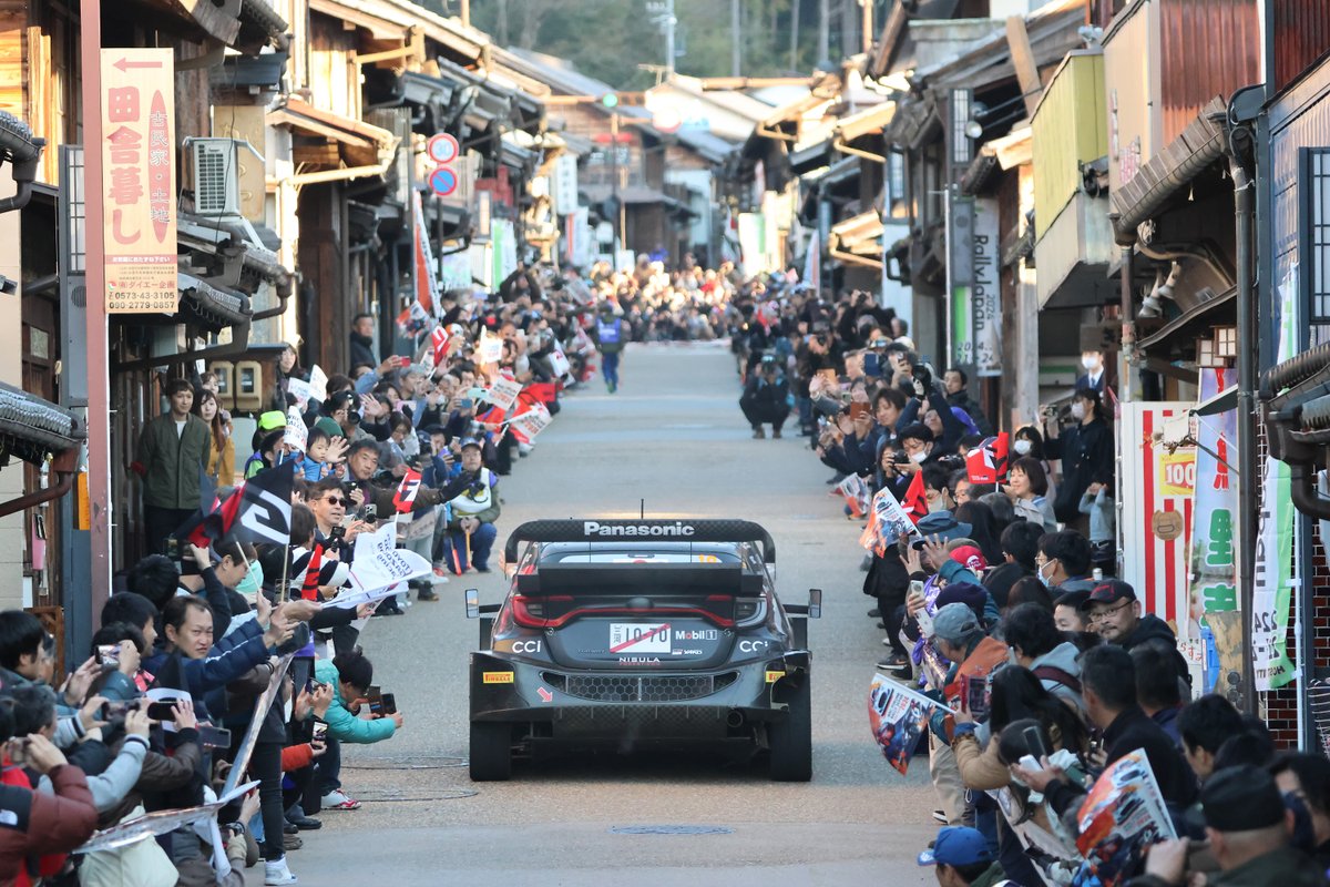 「ラリーカーと見物人」 フォーラムエイト・ラリージャパン on X