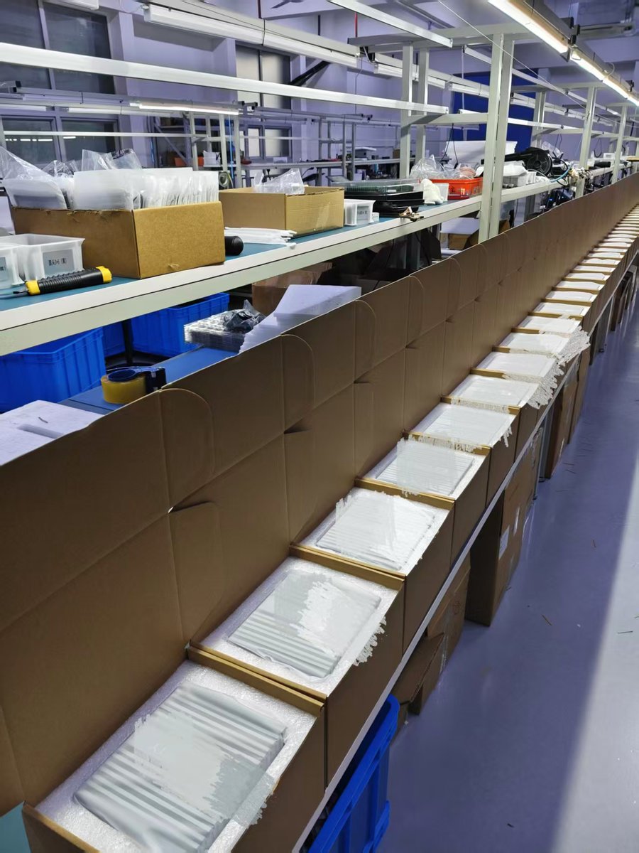 roaweo80596's tweet image. 👉 Thanks to our clients for their trust and support. 200 B6 units are now being packed and ready to ship! 📦✨
#mini_PC
#indusrtrial_computer
#embedded_PC_box