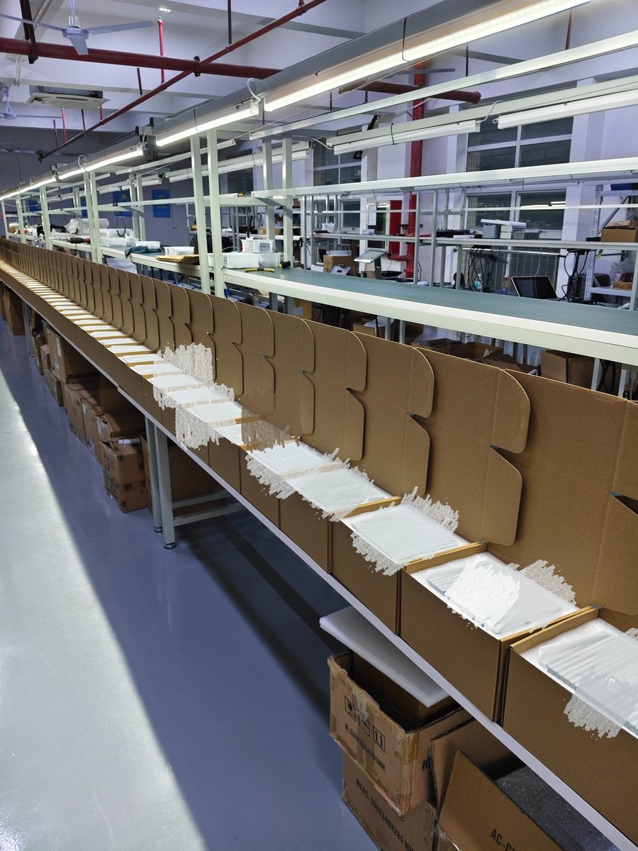 roaweo80596's tweet image. 👉 Thanks to our clients for their trust and support. 200 B6 units are now being packed and ready to ship! 📦✨
#mini_PC
#indusrtrial_computer
#embedded_PC_box