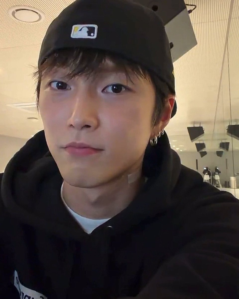 hsh_bbm's tweet photo. 예삐다 https://t.co/P4E51Wf4gK