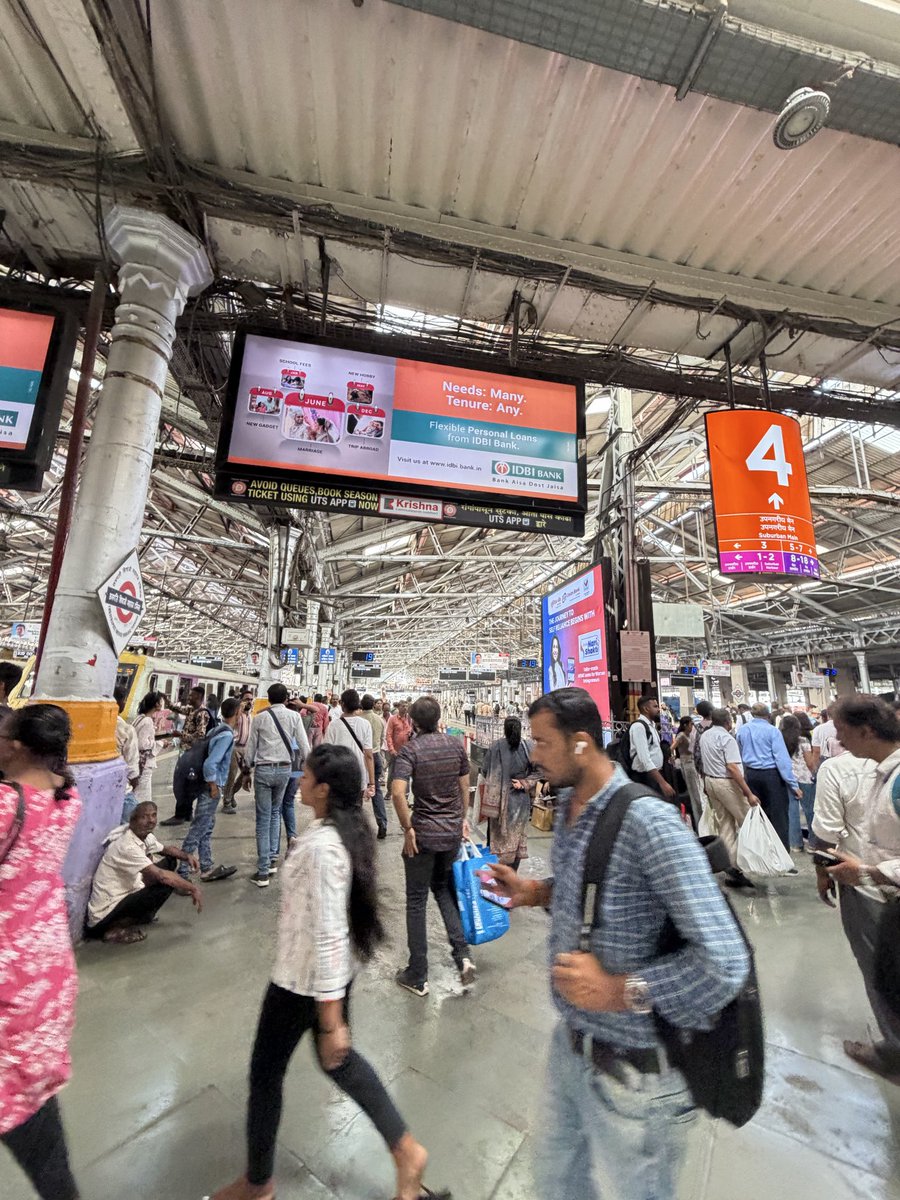 ShamviiBundela's tweet image. -Took uberauto from chandivali to Marol station (80rs)18min
-metro ticket from Marol naka to CSMT staion (70rs)

Completed metro journey in almost 50mins

Walked little bit through underground pass and reached long route station

#aqualine #metroline3 #MumbaiMetro3 #mumbaimetro