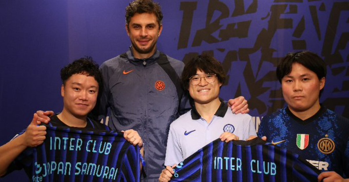 Inter_jp's tweet photo. .@interacademytky 10周年は新しい #InterClub Japan Samuraiを正式発表するのに絶好の機会でした。

特別ゲスト @23_Frog 🖤💙