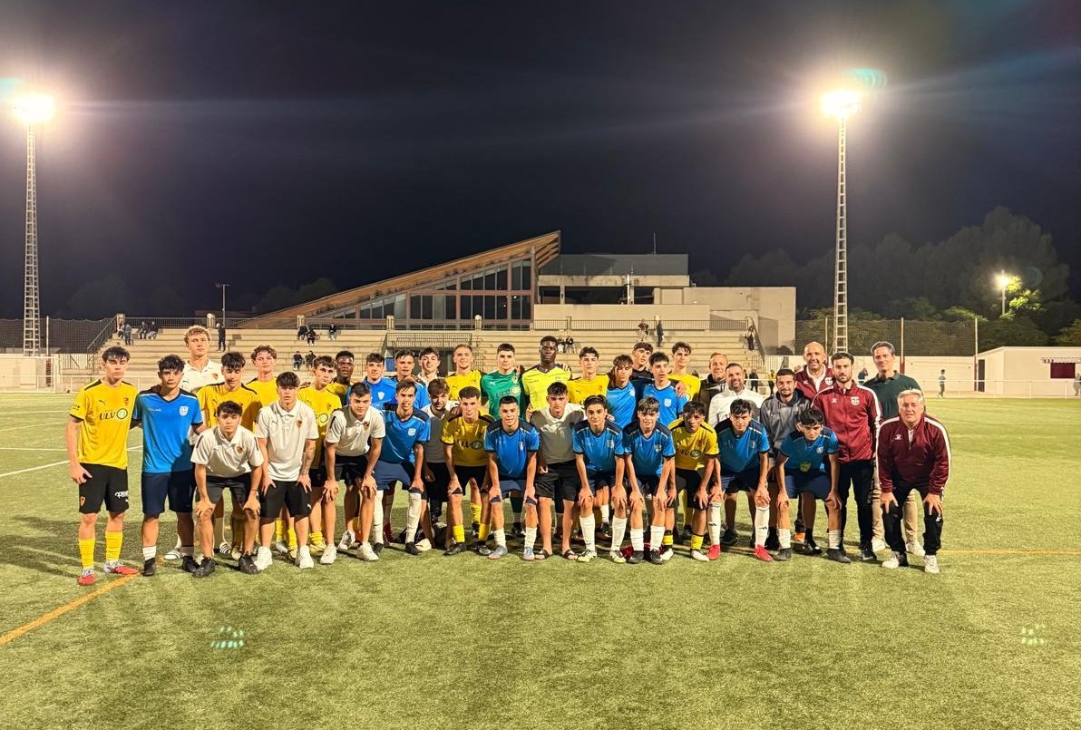 🫂⚽ | Amistoso de la FFRM Sub-16 masculina frente al Beniaján de Liga Nacional Juvenil.

📍 Blanca / #VamosFFRM 🤙