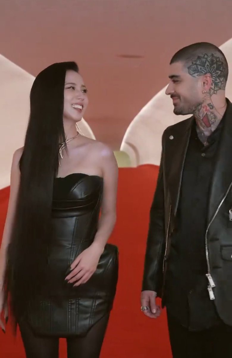 okay they are perfect with each other nobody can tell me otherwise ZAYN AND JISOO THE DUO THAT YOU ARE 🥹