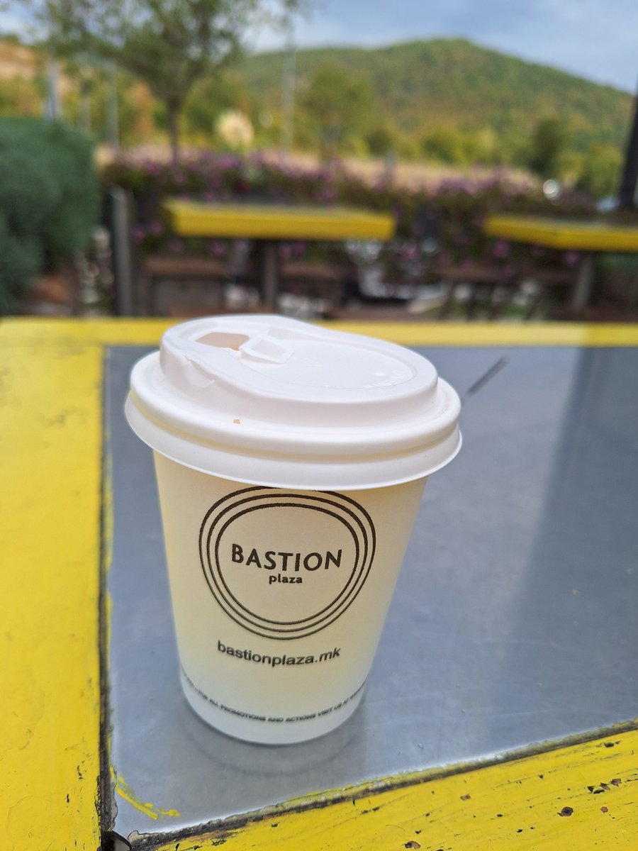 130 denari makijato, da ne cujam jadenje burek za Ohrid pojke :)