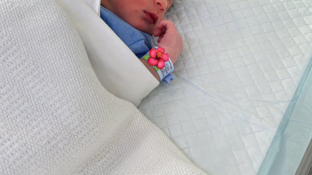 iloaun's tweet image. Feeling so happy to be with all the new mamas and their babies today👩🏻‍🍼🌺