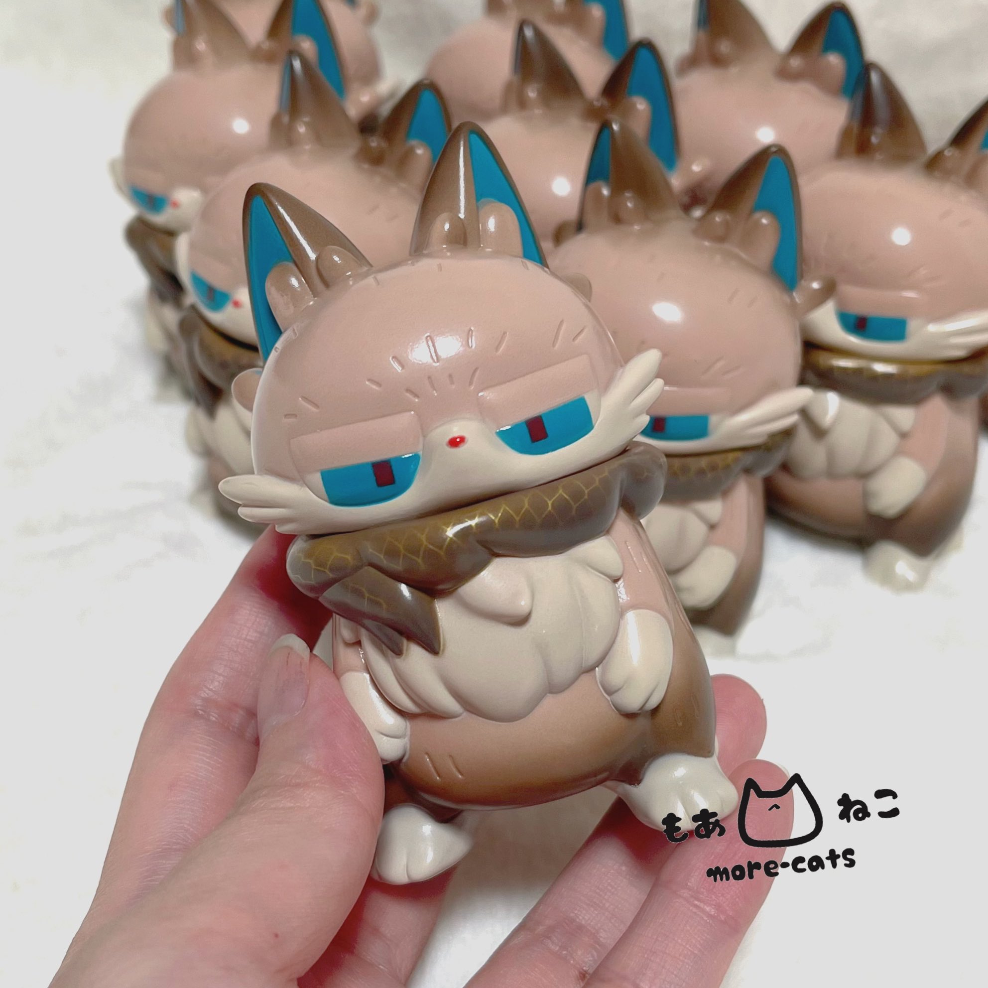 more-cats もあねこ　 　ハイロ　ウロ　デザフェス　ソフビ more-cats ニャンフェスL19-20 on X: 