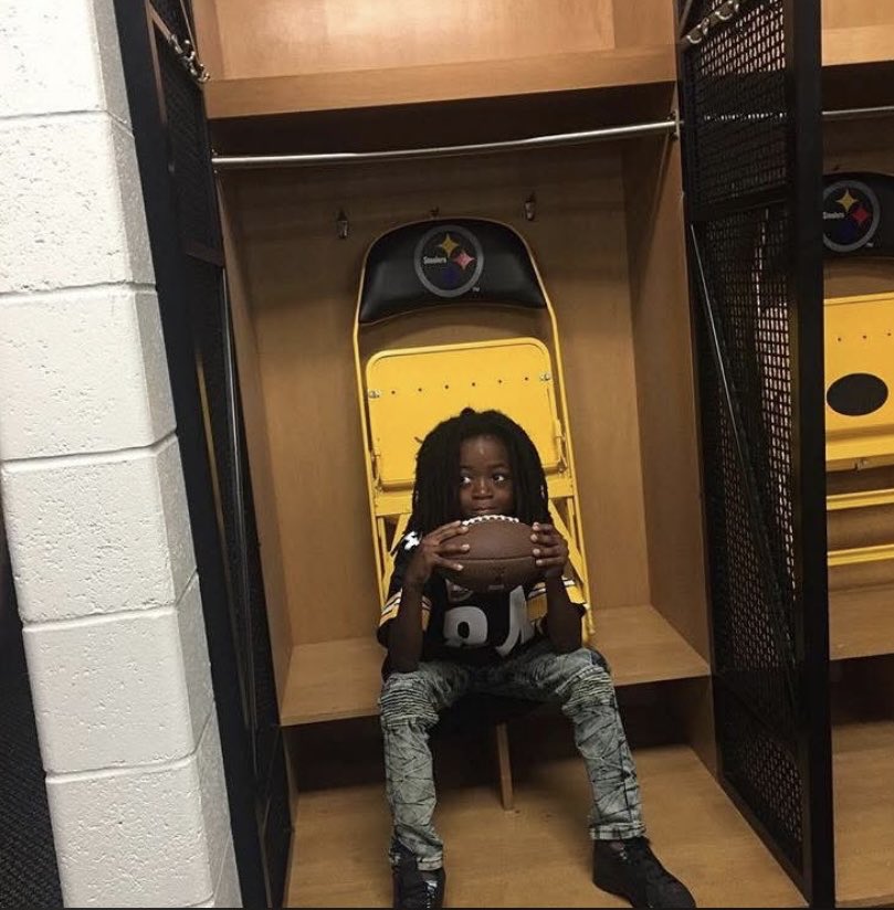 Amari “FancyFeet” Sumner (@amarisumner1) on Twitter photo Trying to turn dreams into reality..
7years ago in <a href="/steelers/">Pittsburgh Steelers</a> Locker Room
#ThrowbackThursday
<a href="/PlayBookAthlete/">PLAYBOOK ATHLETE</a> <a href="/N_W_Sports/">Nation Wide Sports!</a> <a href="/SportPrepX/">SportPrepX</a> Trying to turn dreams into reality..
7years ago in <a href="/steelers/">Pittsburgh Steelers</a> Locker Room
#ThrowbackThursday
<a href="/PlayBookAthlete/">PLAYBOOK ATHLETE</a> <a href="/N_W_Sports/">Nation Wide Sports!</a> <a href="/SportPrepX/">SportPrepX</a>