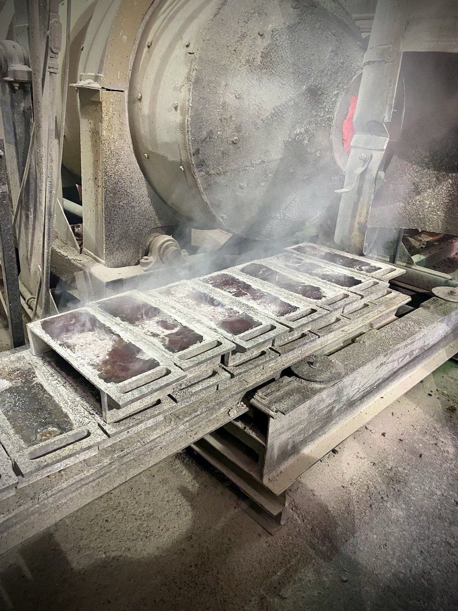 Even molten metal needs time to cool. 🔥
After a strong run, $UAMY is cooling just like these freshly poured antimony ingots — solidifying strength before the next phase. 🇺🇸💪