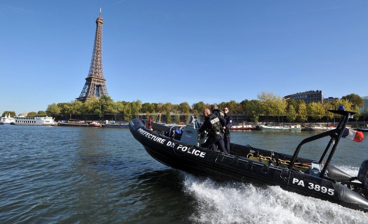 🔴🇫🇷 𝗔𝗟𝗘𝗥𝗧𝗘 𝗜𝗡𝗙𝗢 — Un homme d’une cinquantaine d’années a été VIOLEMMENT AGRESSÉ et JETÉ DANS LA SEINE par un groupe de 5 individus, dont l’un s’était ENFUI d’un centre de semi-liberté.

L’homme, qui se baladait avec une enceinte Bluetooth à la main, a été ROUÉ DE