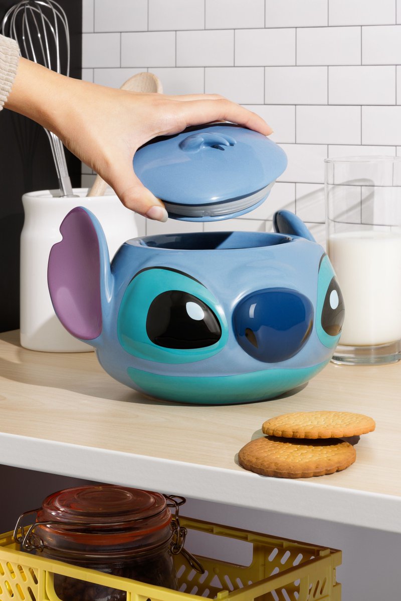 paladone's tweet photo. Celebrate World Food Day in style! 🍜
From cute character salt &amp; pepper shakers to in-world chopsticks, we have a wide range of licensed kitchenware for every fan to chow down with. 🍽️

Head over to our Amazon store! (link in bio*) 🛒

#WorldFoodDay #Food #Kitchenware https://t.co/kBcPzqMXnO
