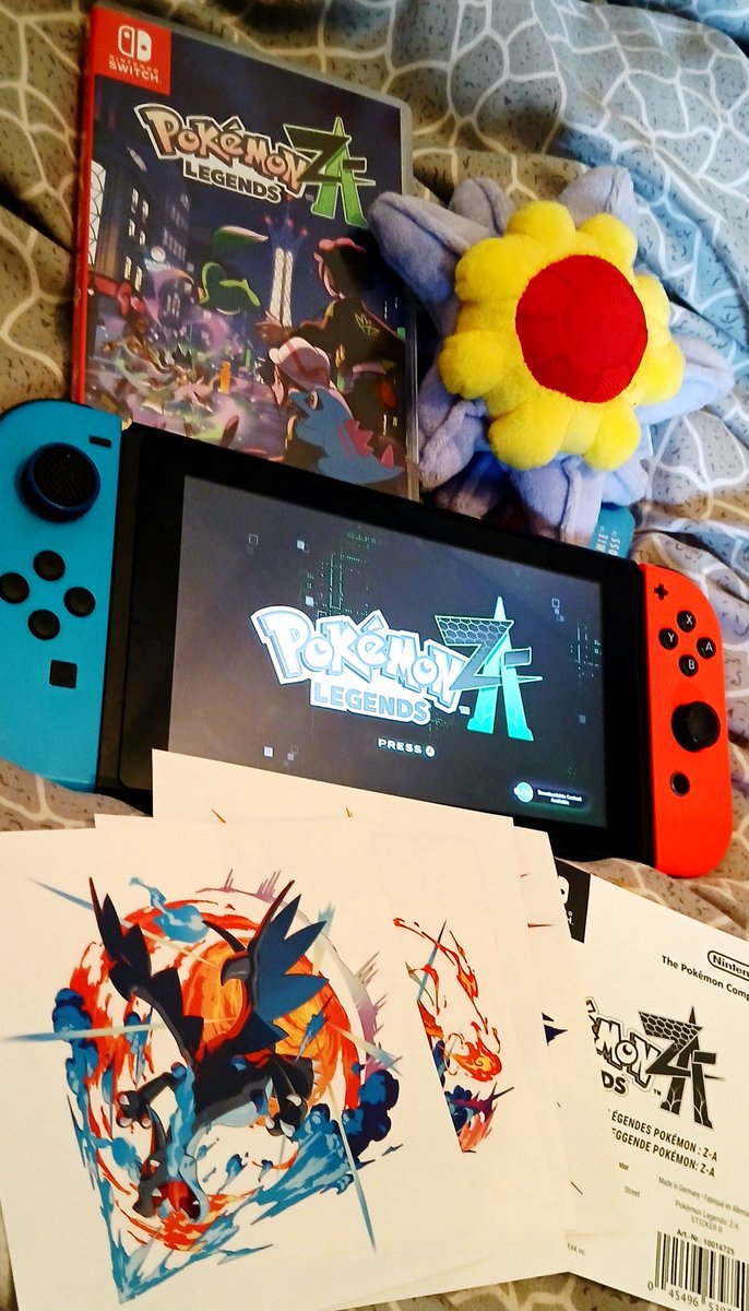 happy ZA day to all the pokemon fans!!! 🥐 im hype (won't be drawing spoilers for the first week ❤️)
ive had this starmie plush for a few years now and it seemed relevant. To have in the picture. For reasons (IYKYK)(AND YES I LOVE IT)