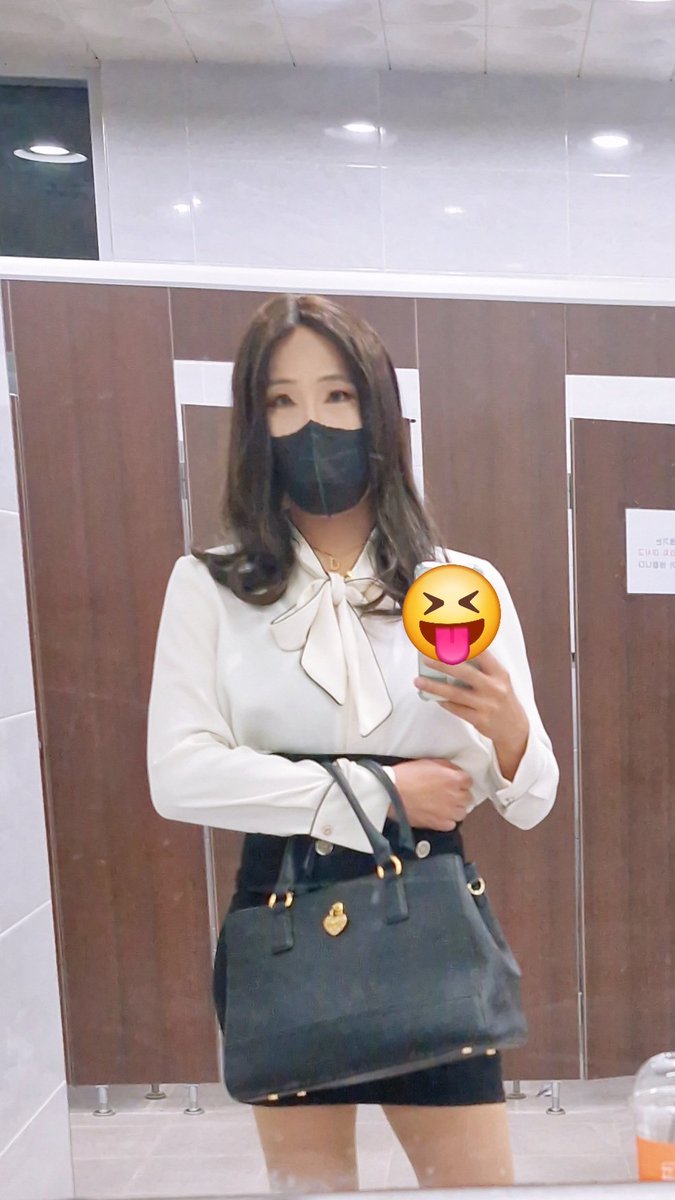 외출나가서 한거라고는 새벽에 화장실에서 사진찍은거 뿐이네ㅜㅜ

#시디 #트젠 #시디친구 #레즈시디
#crossdresser #시디관심 #여자러버