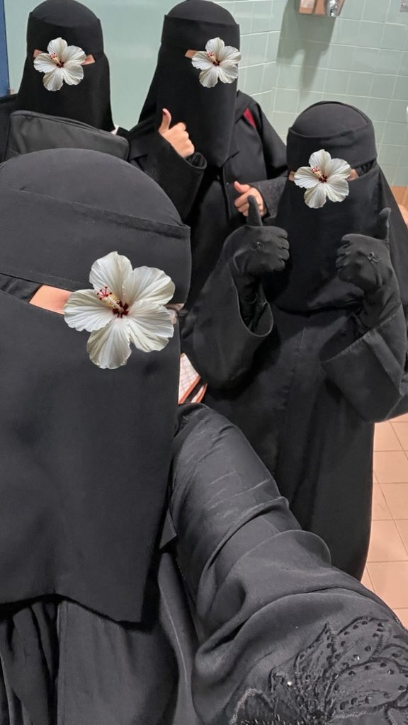 yesaishas's tweet image. حضرت اليوم ملتقى الكفاءات التقنية 2025 بجامعة جازان 
وبحط تحت باركود شركات تقبل طلاب حديثين تخرج وحتى فيه شركه تقبل طلاب ب عمل جزئي تابعوا ⬇️⬇️