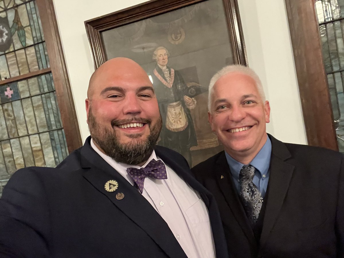 The Jason Laramee made the trip down to East Palestine No. 417 all the way from Wisconsin!! It was an absolute pleasure to sit in Lodge with him, a Masons, Mason! Hear about this and more on Episode 120: Catching Up!
TravelingManPodcast.com
#BeLegendary #Freemasonry #Podcast