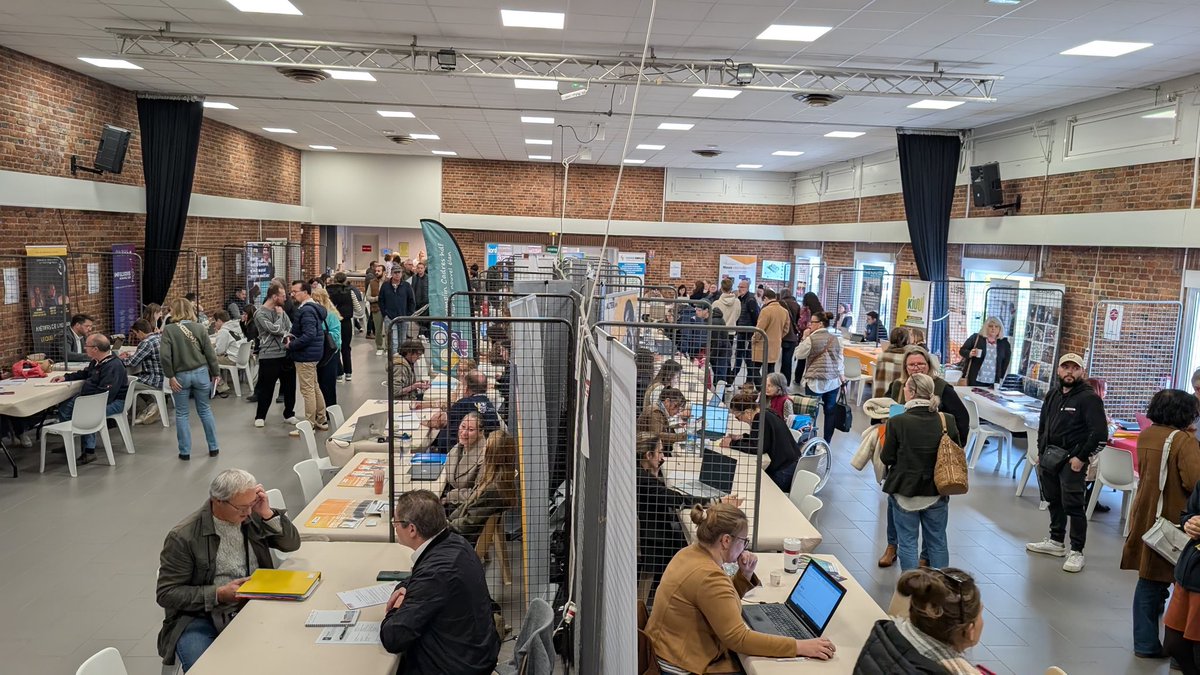 JeanMoulliere's tweet photo. 👷‍♂️ À #Phalempin ce matin pour le Forum Connect’Emploi ! Près de 300 offres d’emploi proposées par une trentaine d’entreprises locales, des acteurs de la formation et de l’insertion, et des outils innovants comme Workeez, le « Tinder de l’emploi », pour faciliter la rencontre entre recruteurs et candidats.

Une belle initiative pour les habitants du territoire à la recherche d’un emploi. Bravo à Caroline Plüss, Adjointe au Maire et à l’ensemble des partenaires pour cette organisation réussie.