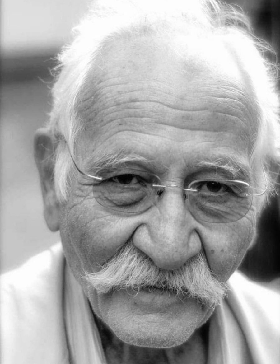 Çok değerli; müzisyen, oyuncu, kıymetlimiz, Arif Erkin bizim için ‘’Benimle Oynar mısın?” Filmimizin Şeref Babası… yolun ışıkla, rahmetle, huzurla dolsun 🙏 üzüntümüz büyük, seni özleyeceğiz 🙏