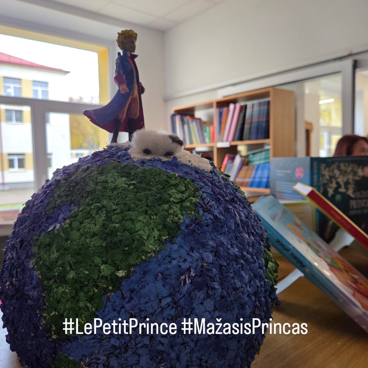 LucieStepanyan's tweet image. Notre meilleur ambassadeur à travers le monde entier #LePetitPrince #MažasisPrincas  #Alytus #Lituanie @francediplo