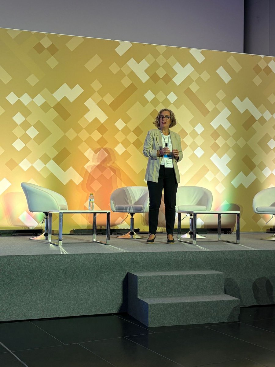 🔋 On September 24th, Gabriela Reyes Delgado, Head of the Hydrogen Technologies Department at INERCO, presented the 24/7 ZEN project as a success case for renewable hydrogen applications using solid oxide technology.
Click hereto see more: 24-7zenproject.eu/24-7-zen-at-al…
#247ZEN