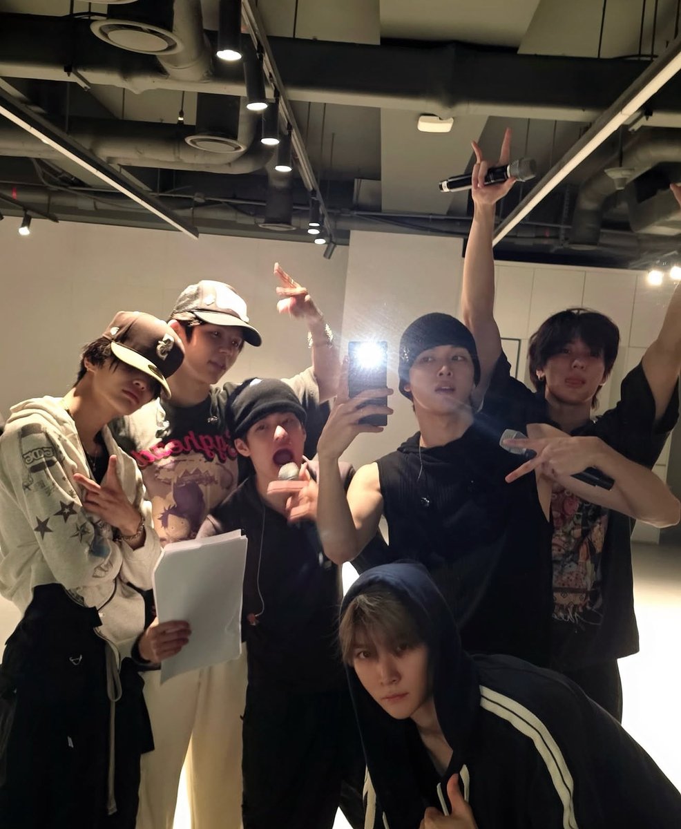 BRIIZE_PH's tweet image. BRIIZE IF YOU SEE THIS PLEASE DROP TAGS 🧡

1 REPOST = 1 VOTE
1 REPLY = 1 VOTE

I vote for #RIIZE on #2025MAMAVOTE