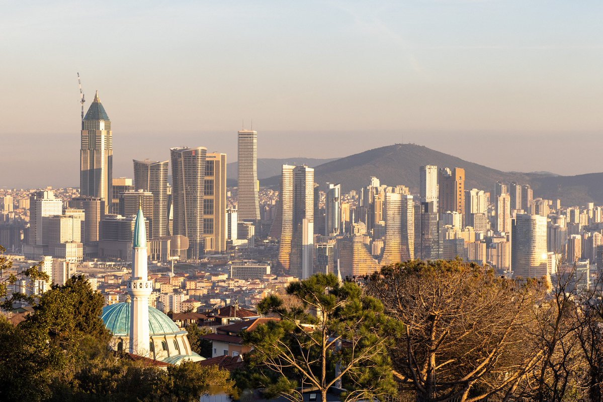 Le FMI a mis à jour ces prévisions de PIB, projection du PIB pour les pays du MENA + Caucase pour fin 2025 en milliards $ selon le FMI:

1- Turquie 🇹🇷: 1 570
2- Arabie Saoudite 🇸🇦: 1 270
3- Israël 🇮🇱: 610
4- EAU 🇦🇪: 569
5- Pakistan 🇵🇰: 410
6- Iran 🇮🇷: 356
7- Egypte 🇪🇬: 349
8-