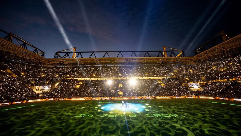 🎟 Dortmund singt Weihnachtslieder – Vorverkauf startet

Der Ticket-Vorverkauf für „Dortmund singt Weihnachtslieder 2025“ beginnt am Freitag, den 24.10., um 12 Uhr im Online-Ticketshop. 

Alle Infos 👇
bvb.de/de/de/aktuelle…