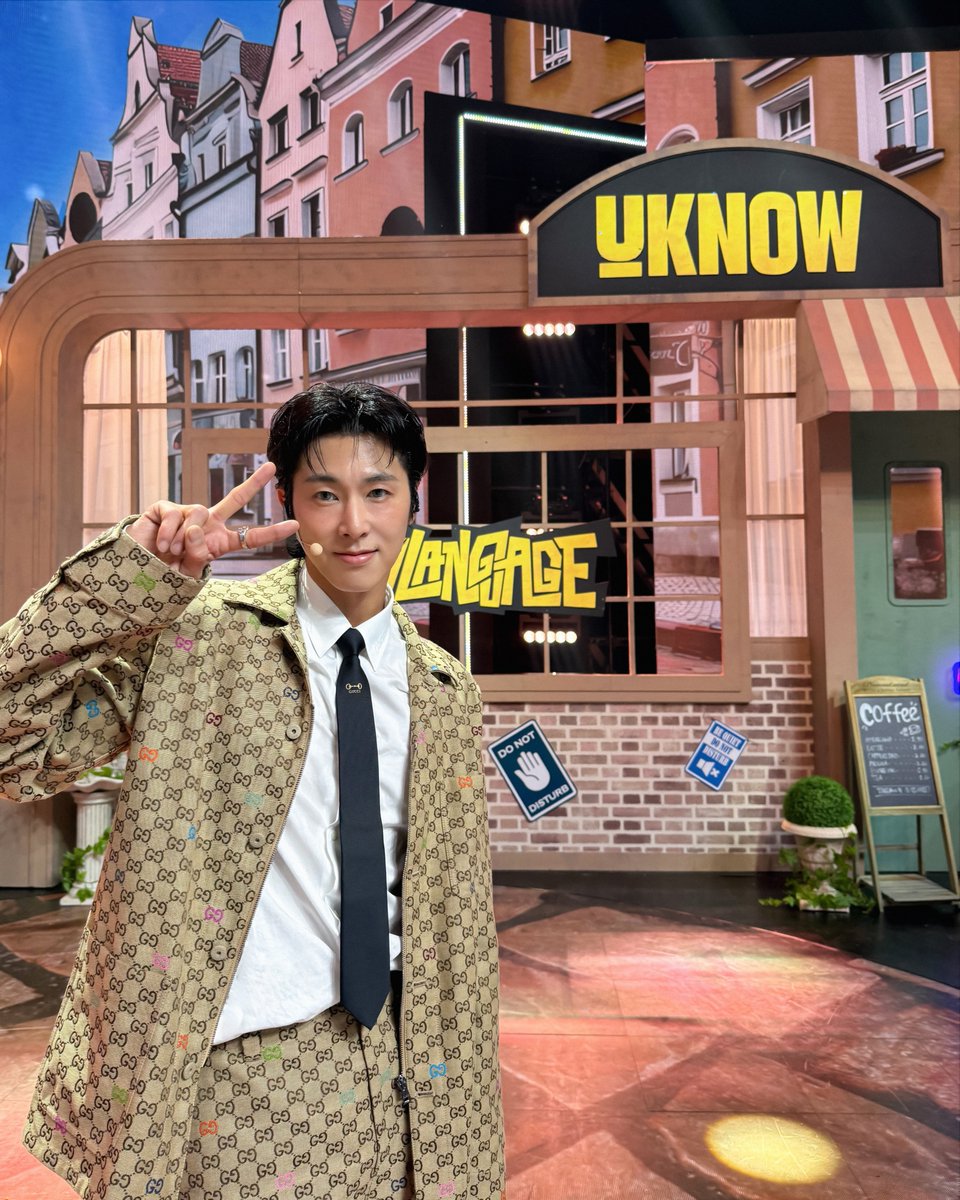 TVXQ's tweet photo. Body Language 첫 방🕺

#UKNOW #유노윤호
#BodyLanguage #UKNOW_BodyLanguage
#IKNOW #UKNOW_IKNOW
#TVXQ! #동방신기 #東方神起
#엠카운트다운 #MCOUNTDOWN https://t.co/Mgxr35c0qq