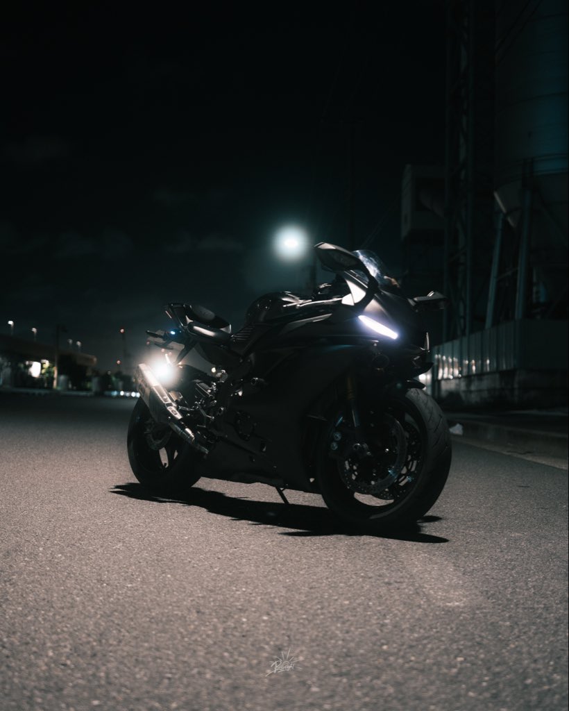 yzfr6_mi's tweet photo. 闇夜に輝くR6ちゃん…🥺🥺︎💕︎
突然お願いしたのにみんなの写真を撮っていただいてほんとーに…🥹🙏✨ 

✨️念願のだいきさんphoto✨️ https://t.co/NHZ1hPvv8J