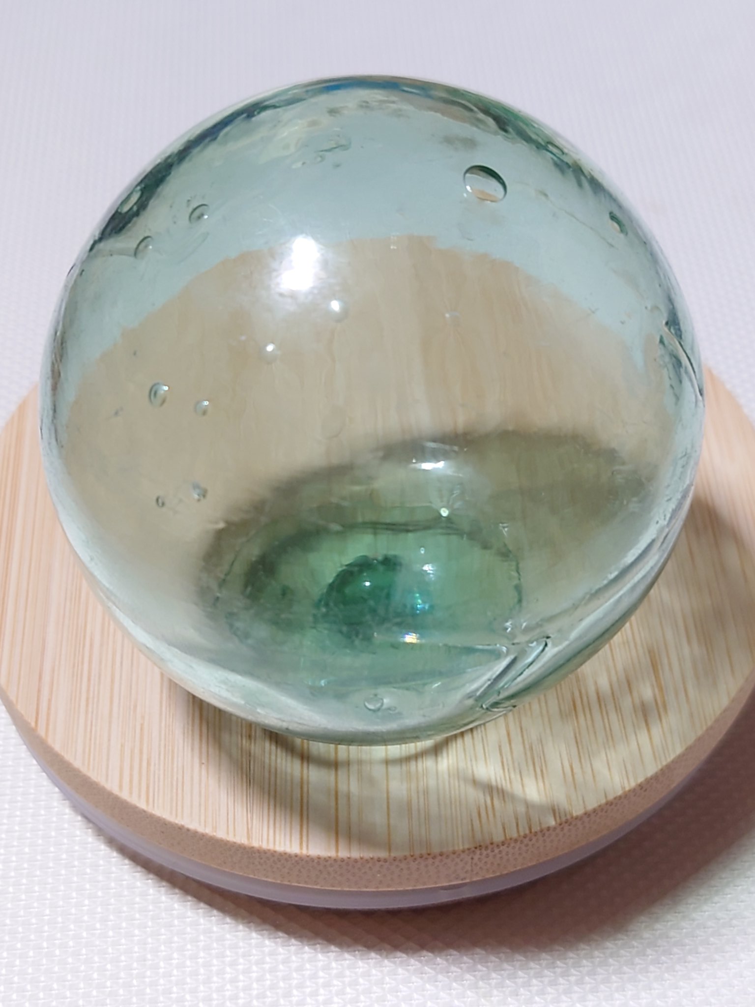 かなり珍しい(超レア)巨大なフジツボが付いたガラスの浮き玉 かなり珍しい(超レア)巨大なフジツボが付いたガラスの浮き玉