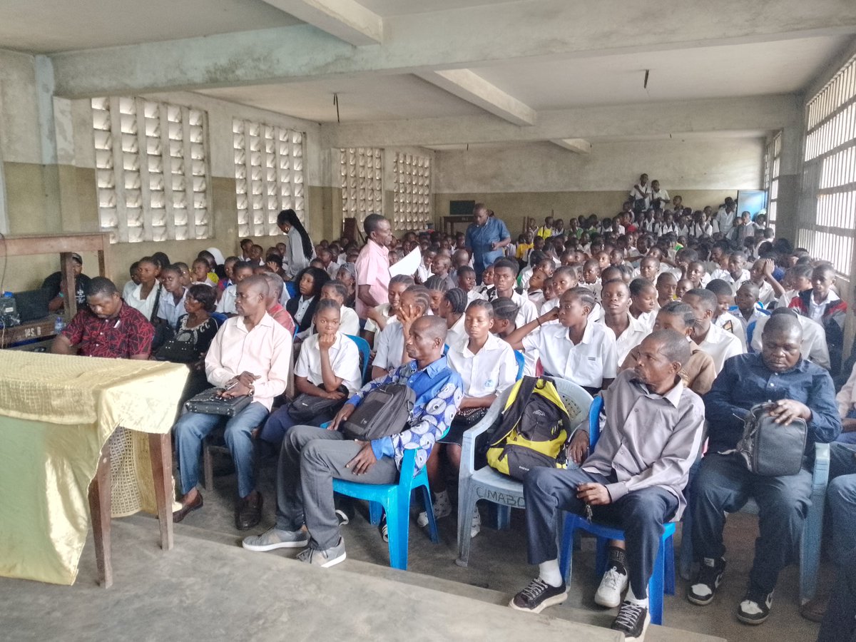 🚨 Poursuite de la sensibilisation ce 16 octobre 2025 à l'Institut Saint Louis de #Kimbanseke sur les violences basées sur le genre en milieu scolaire. 
<a href="/msi_rdc/">MSI RDC</a> <a href="/PrimatureRDC/">Primature de la République Démocratique du Congo</a> <a href="/GenreRDC/">Ministère du Genre Famille et Enfant</a> <a href="/jeunesseEP_RDC/">Ministère de la Jeunesse et Éveil Patriotique</a> <a href="/MinisterEDU_NC/">Ministère de l'Education Nationale-NC</a>