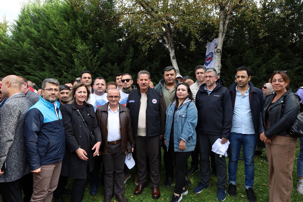 Milyonlarca kamu görevlisinin emeğini gören, hakkını veren bir bütçe istiyoruz!

Kamu görevlileri olarak alın terimizin karşılığını almak, emek ile adalet arasındaki dengeyi sağlamak en temel hakkımızdır. Yıllardır süregelen gelir adaletsizliği ve kamuda ücret dengesizliği artık
