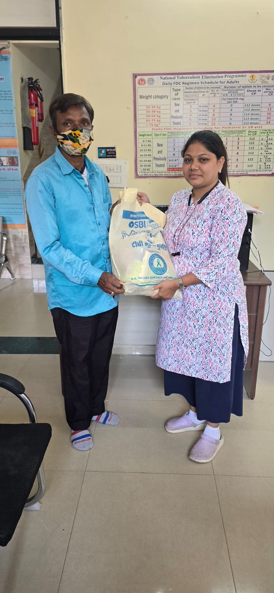 dsbccAmc's tweet image. ન્યુ અંબાવાડી UPHC દ્વારા TB દર્દીઓને પોષણ કિટનું વિતરણ
દર્દીની તંદુરસ્તી અને ઝડપી સાજા થવા માટે પોષણ સપોર્ટ AMC ની સંવેદનશીલ પહેલ.
આરોગ્ય સાથે પોષણ – TB મુકત સમાજ તરફ એક મજબૂત પગલું!
#AMC #TBFreeIndia #NutritionSupport #PublicHealth #UPHC #Ahmedabad #TBElimination