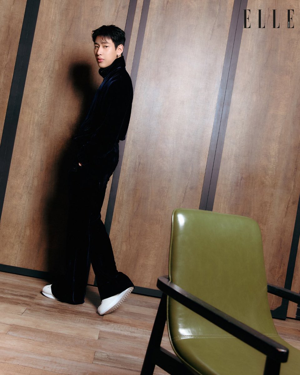 #ELLEFeature "วันที่ 22 พฤศจิกายนนี้ก็จะมีคอนเสิร์ตของอัลบั้มนี้โดยเฉพาะ จะมีอะไรใหม่ๆ ที่แตกต่างจากที่ผมเคยทำเลยครับ อยากให้ทุกคนรอติดตามกัน“

อ่านสัมภาษณ์ @bambam1a เวอร์ชั่นเต็มได้ที่ ellethailand.com/bambam-hometow…

#ELLEThailand
#แบมแบม #BamBam #뱀뱀
#HOMETOWN #WONDERING