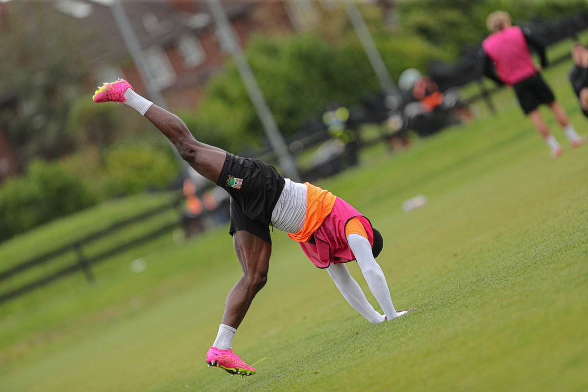 Barnet FC 🐝 tweet media