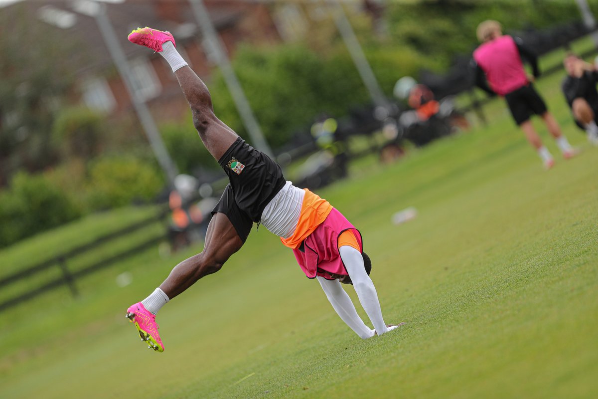 Barnet FC 🐝 tweet media