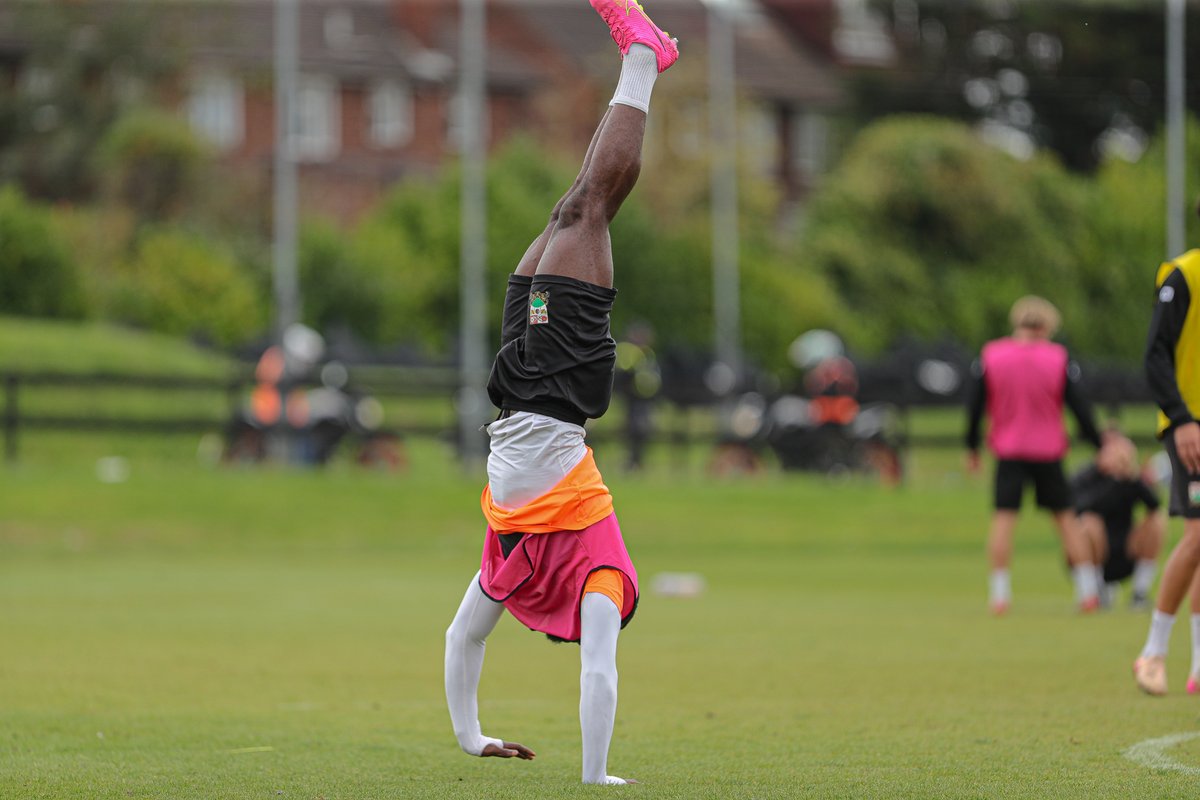 Barnet FC 🐝 tweet media