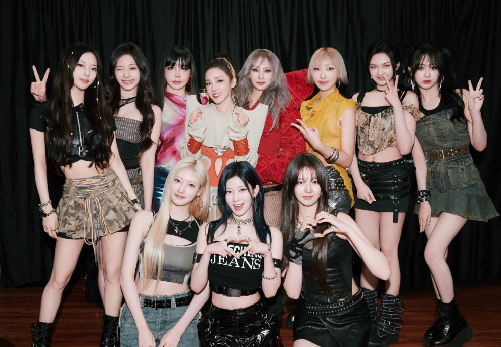 certifiedVIP_'s tweet image. proud mothers 🫶