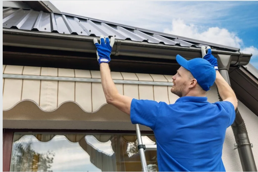 nyroofinghub's tweet photo. How to Identify Common Roofing Issues Before They Escalate
Your roof plays a crucial role in protecting your home from harsh weather and external damage. 
However, small roofing issues can quickly turn into costly problems if left unchecked.
https://t.co/guNs1sy9Ym https://t.co/OEJuWxwPx0