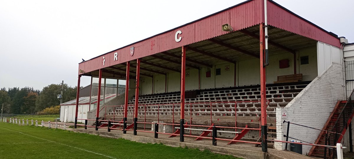 smilerhopper's tweet photo. Full time Skipton 5-4 @MenForMindFC HT 2-1 att 15 h/c good game had by all close finish in the end. Visited the Ermysted pitches Skipton girls play there and @SkiptonRFC also saw the state of @skiptonlmsfc old ground 😭 nice hot chocolate. Game 4 of quad Sunday complete, now rest https://t.co/0TsYs5ZONr