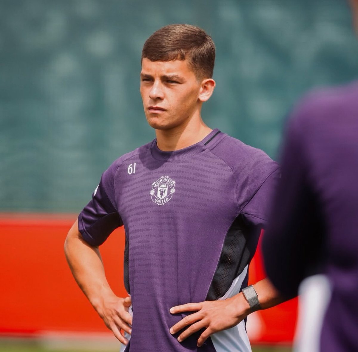 MUFC Academy (@mufcacademy91) on Twitter photo 🚨Jacob Devaney, Tyler Fletcher, Shea Lacey, Sam Mather, Bendito Mantato, Reece Munro, Chido Obi and Jim Thwaites all trained with the United first team today. 🚨Jacob Devaney, Tyler Fletcher, Shea Lacey, Sam Mather, Bendito Mantato, Reece Munro, Chido Obi and Jim Thwaites all trained with the United first team today.