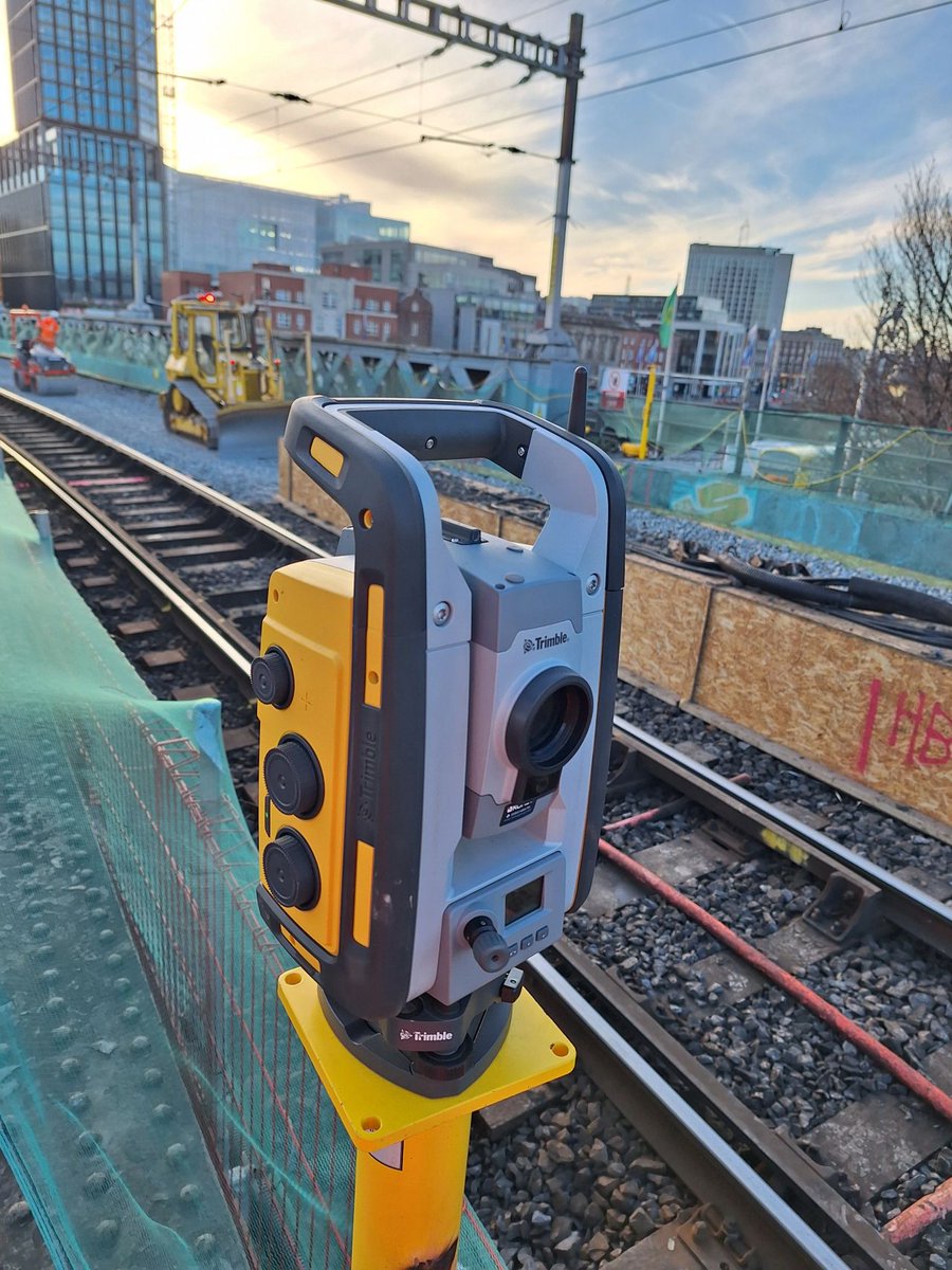 Rail reinstatement — locked in with 𝗦𝘂𝗿𝘃𝗶𝗽𝗼𝗱.

No wobble. No guesswork. Just precision.

Built for surveyors who don’t settle for “close enough.”

👉 survipod.com

#Survipod #Trimble #Railways #Layout #Surveying #Innovation