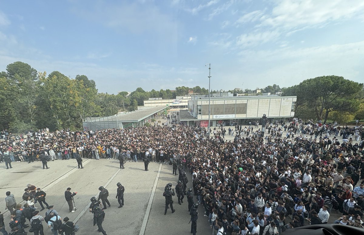 jordisalvia's tweet image. UAB antifeixista! ❤️